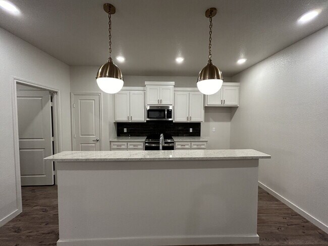 Photo - Luxury Townhome in Abbey Glen Community!