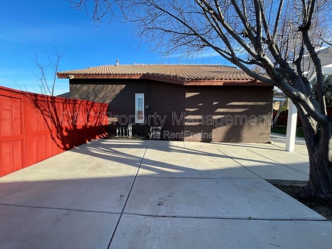 Photo - 1496 Lechuga Way