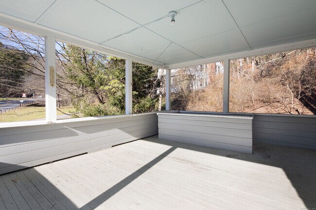 Photo - 362 Lime Rock Rd Unidad B