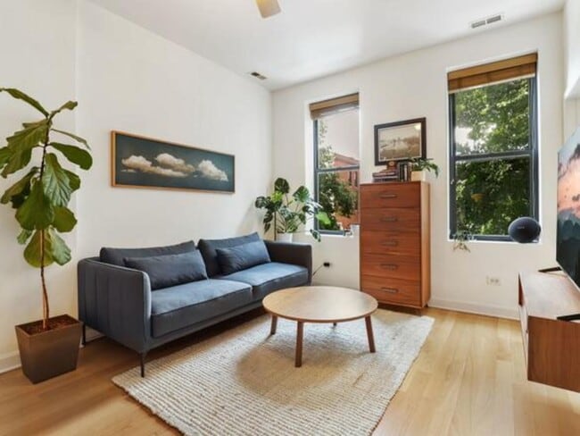 Photo - 1449 N Ashland Ave Unit 2F