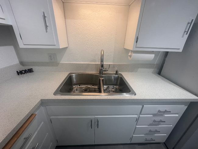 Photo - 1946 Monte Vista Dr Unidad 1946