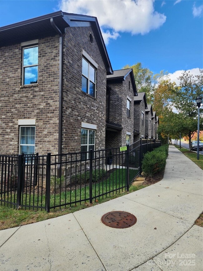 Photo - 326 Sadie Dr