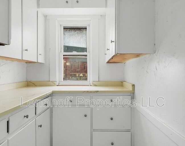 9 Martel St