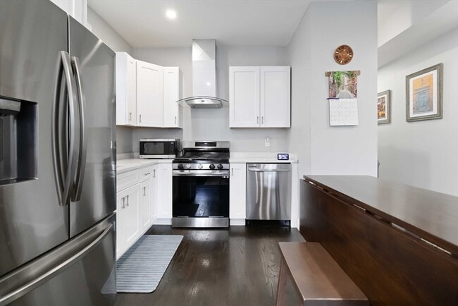 Building Photo - 18 Albion St Unit 2