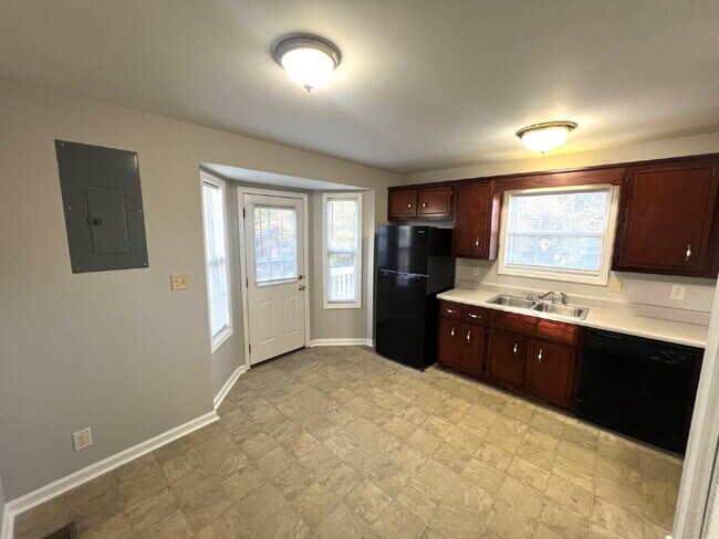 Photo - 2404 N Ford St