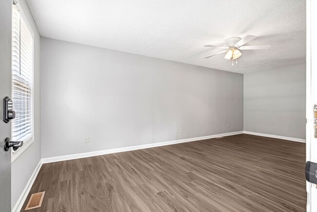 Photo - 1703 Winding Way Dr