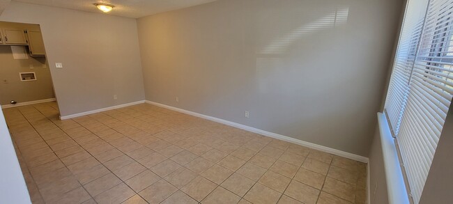 Photo - 3923 Overland Hts