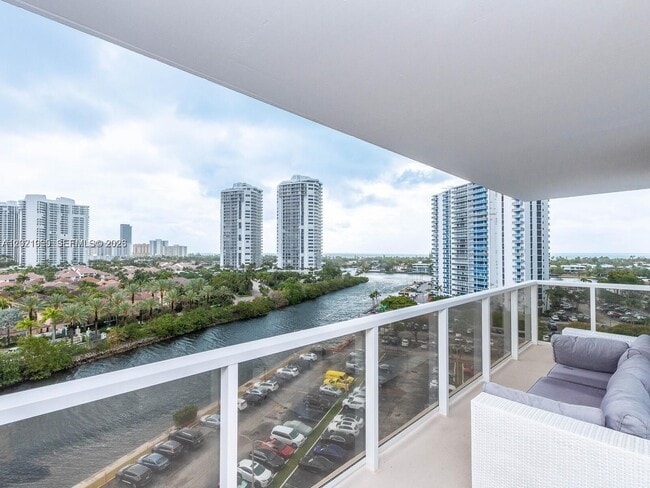 Building Photo - 3701 N Country Club Dr Unit 1002