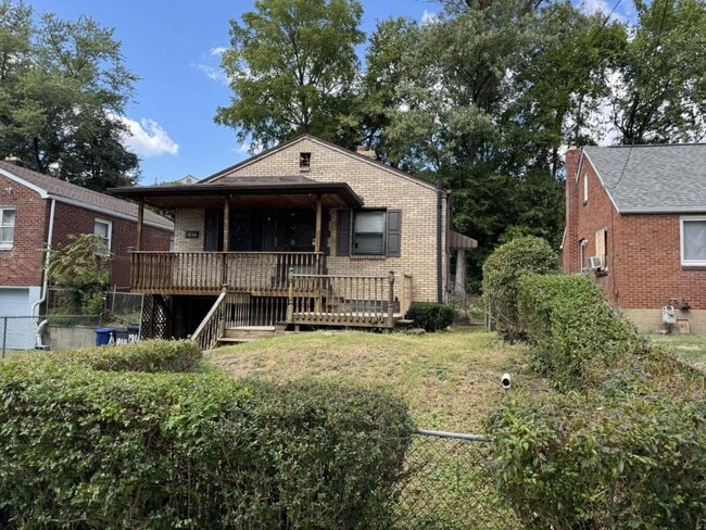 Photo - 1844 Younger Ave