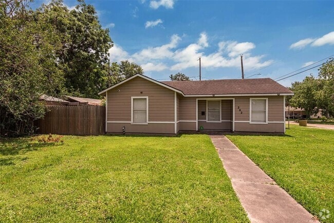 Building Photo - 202 Norview Dr Rental