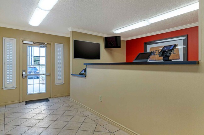 Furnished Studio-San Antonio - Airport