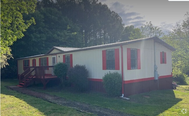 Building Photo - 2001 US-441 Unit A Rental
