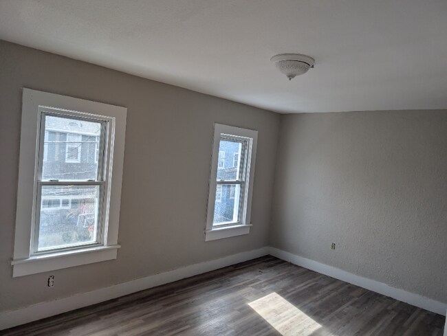 Photo - 1010 Snyder Ave