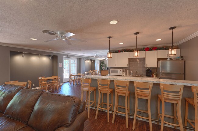 Four Seasons Apartments