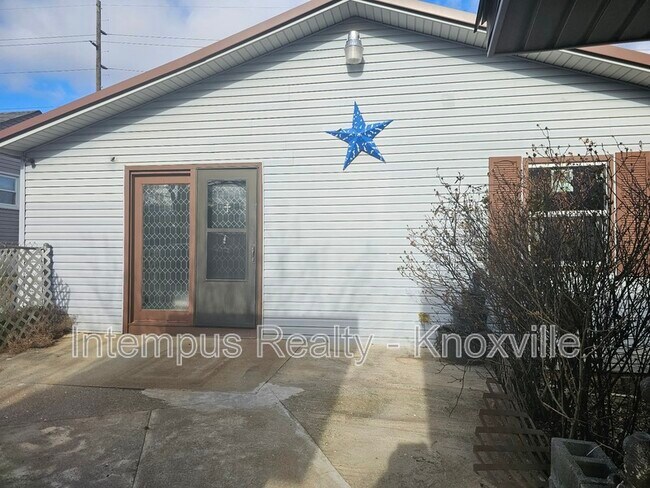 Photo - 424 E Moody Ave