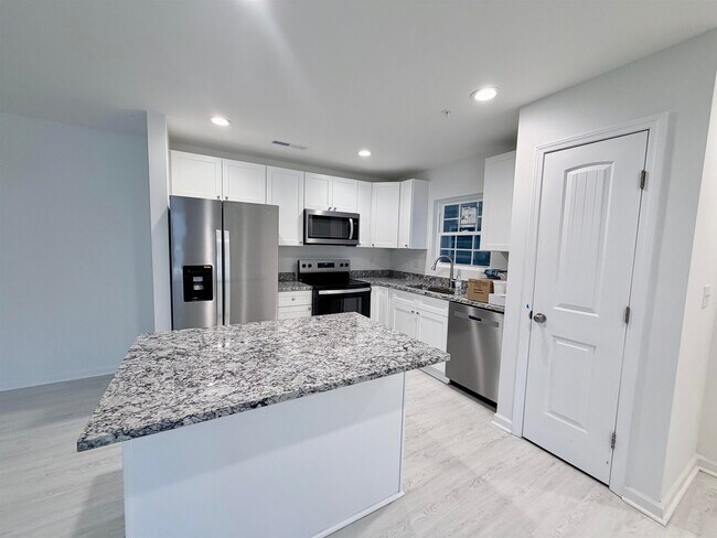 Photo - 179 Charter Dr