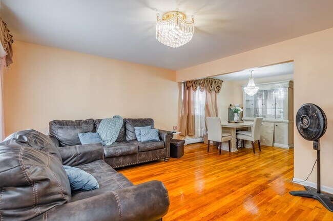 Building Photo - 310 Cator Ave Unit 1 Rental