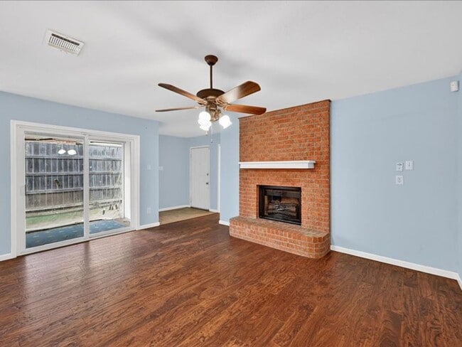 Photo - 2 bedroom 2bathroom Duplex Arlington 76017