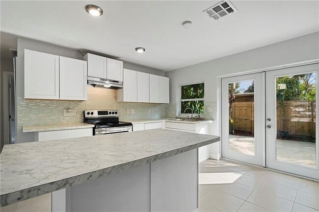 Photo - 1598 NE 36th St House