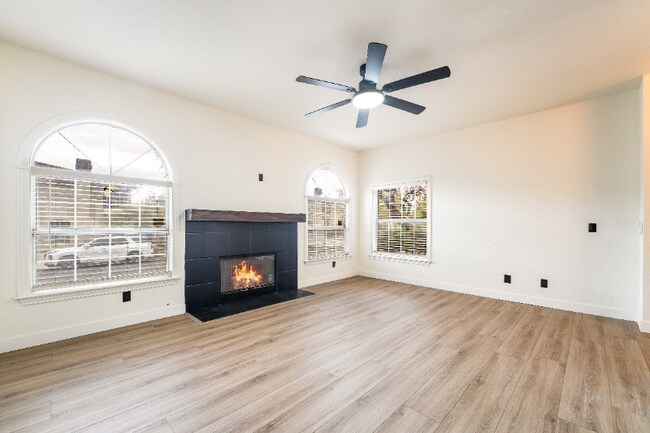 Photo - 2609 Autumn Blaze Ave