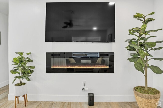 Building Photo - 1598 NE 38th St Rental