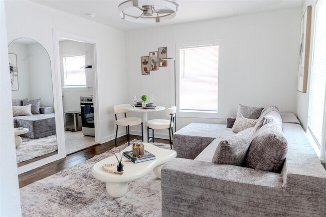 2016 Dunlavy St Unit 3