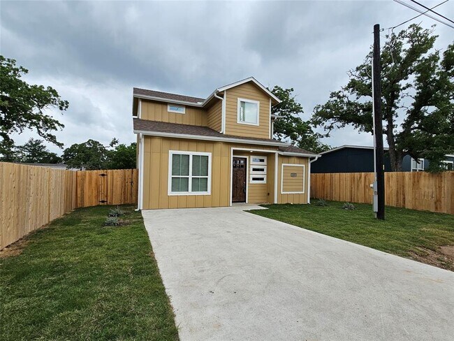 Photo - 169 Chickasaw