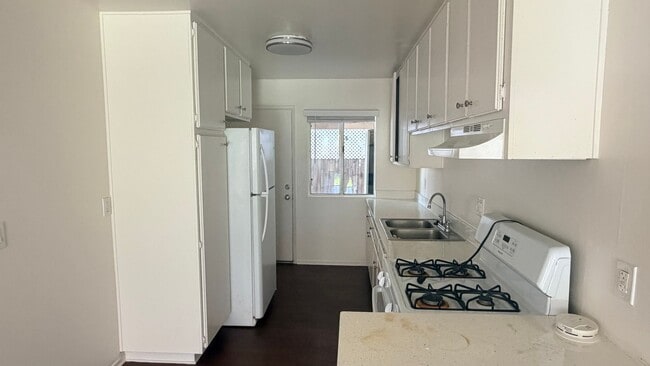 Photo - 974 Merritt Dr Unit 10