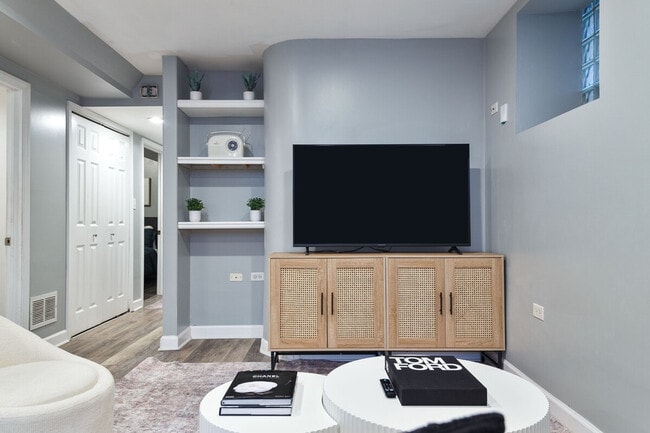 Photo - 3029 N Oakley Ave Unit ID1359759P