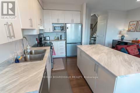 Photo - 308 Livery St