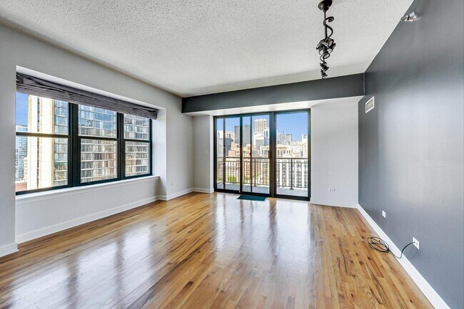 Photo - 41 E 8th St Unidad 1807