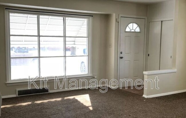 Photo - 536 W Poinsetta Ave