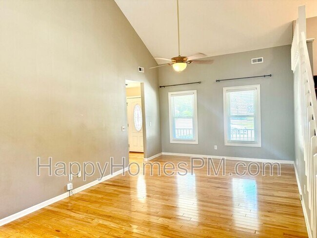 Photo - 119 Durham Dr