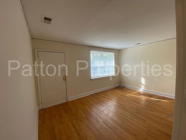 Photo - 1021-1023 Munsen Springs Drive - Inside Co... Apartamento Unidad 1023