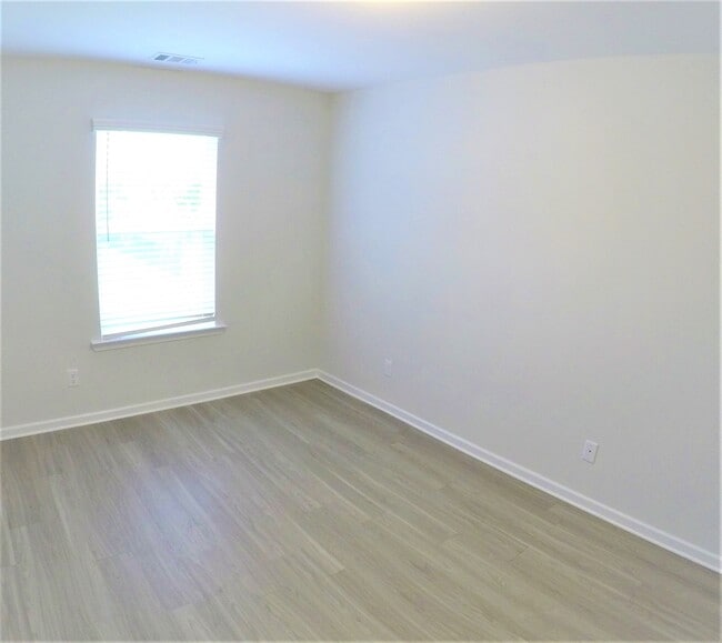 Photo - 14 Newport Sq Ct