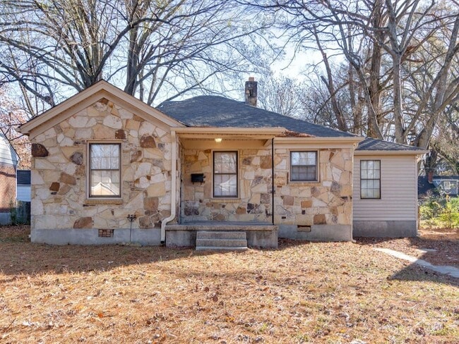 Building Photo - 950 Parkhaven Ln