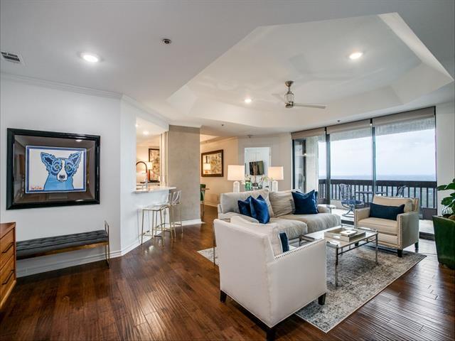 Photo - 5909 Luther Ln Unidad 2204