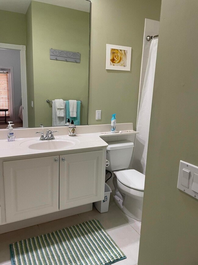 Photo - 168 Florence Dr Unit B