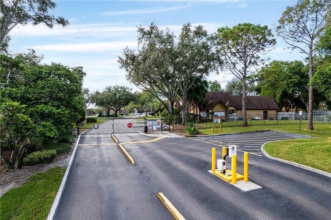 Photo - Amazing Location **Altamonte Condo** - 1 Bedroom