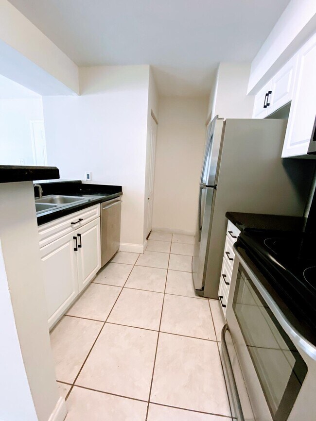 Photo - 530 S Park Rd Unit 16-11