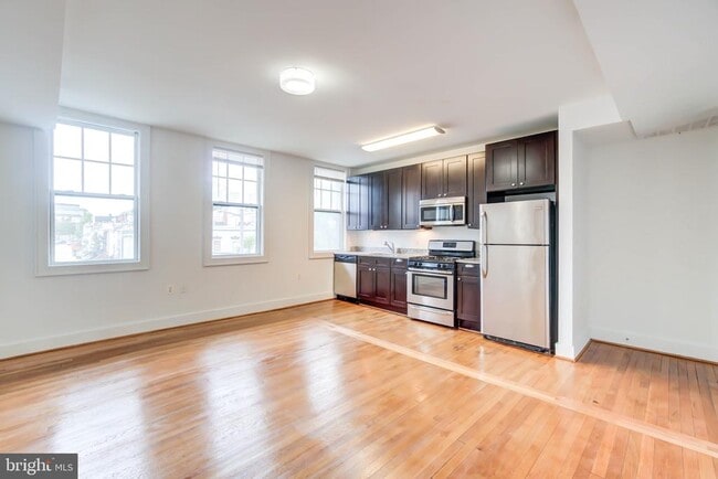 Building Photo - 1575 Spring Pl NW Unit 32