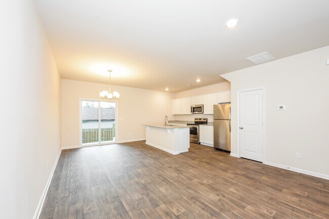 Photo - 304 High Grv Wy