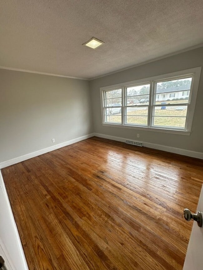 Photo - 422 Darby Ave