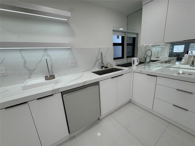 Photo - 336 Poinciana Island Dr Unit 1008