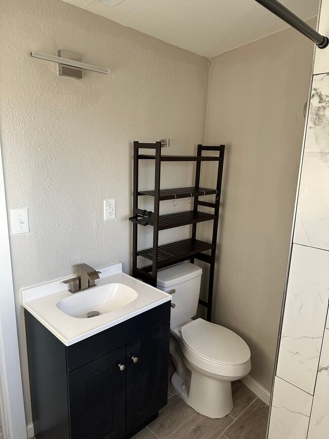 Photo - 101 N Seville Dr