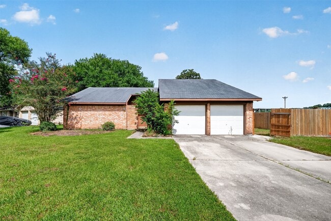 Photo - 711 Leicester Ln
