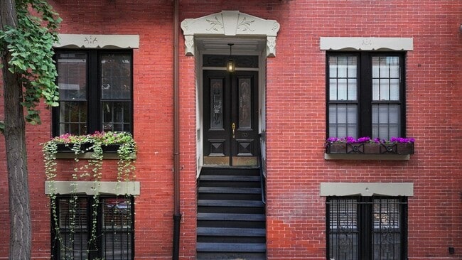 Building Photo - 33 Gray St Unit 2 Rental