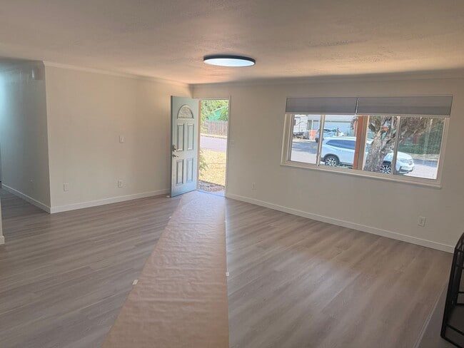Photo - Comfortable Vancouver Living Near Parks, Recreation & Everyday Conveniences