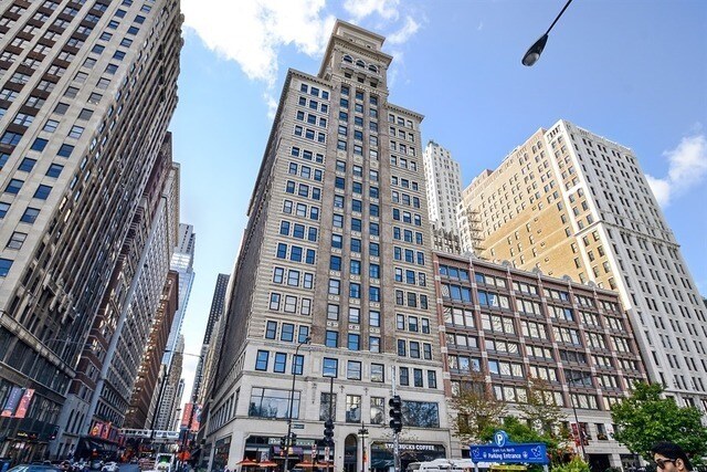 Building Photo - 6 N Michigan Ave Unit 1205
