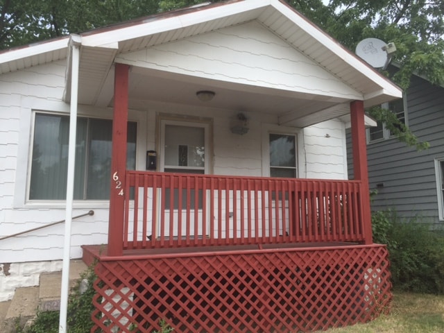 Building Photo - 624 E Barker Ave